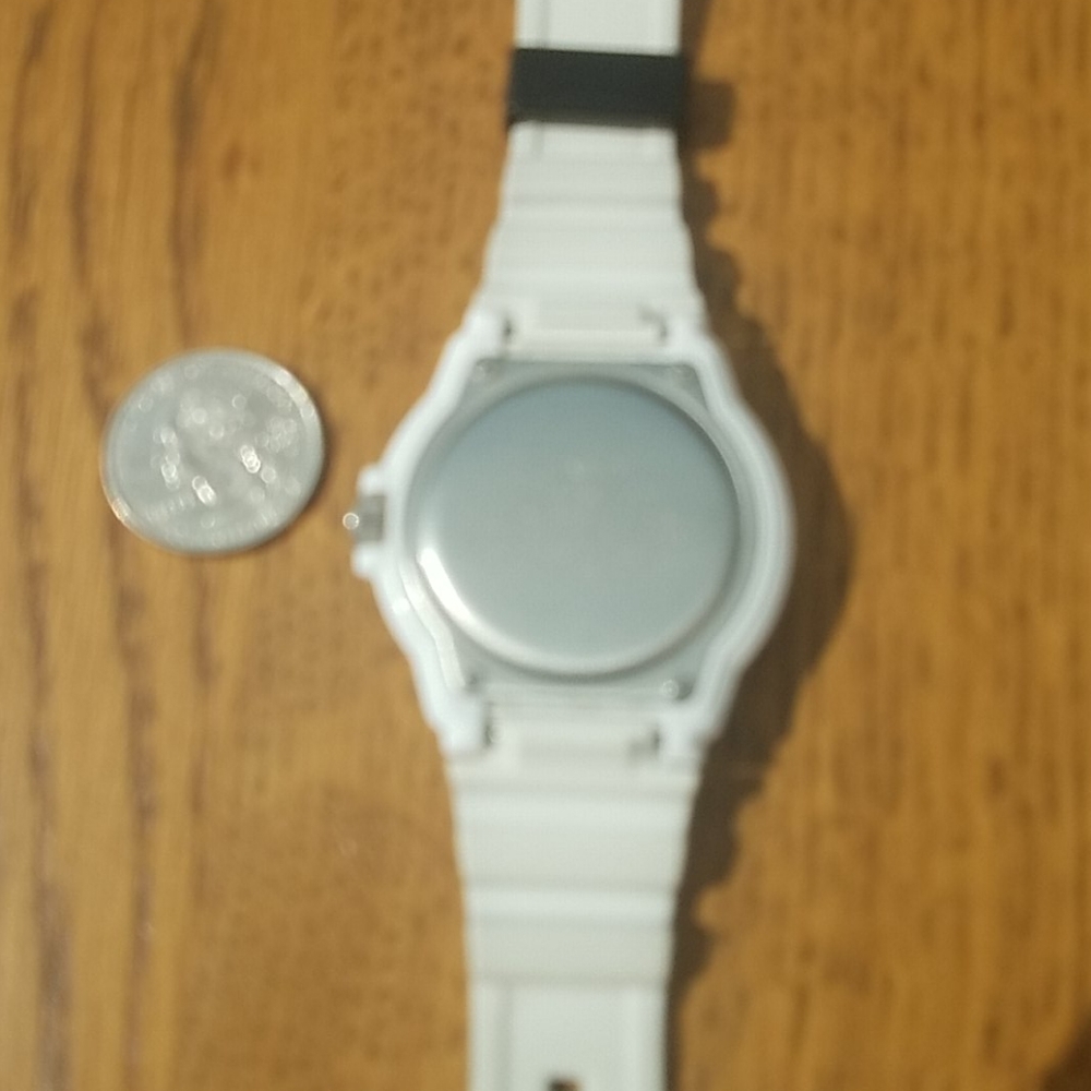 Men's Casio water resistant watch white - Picture 5 of 5